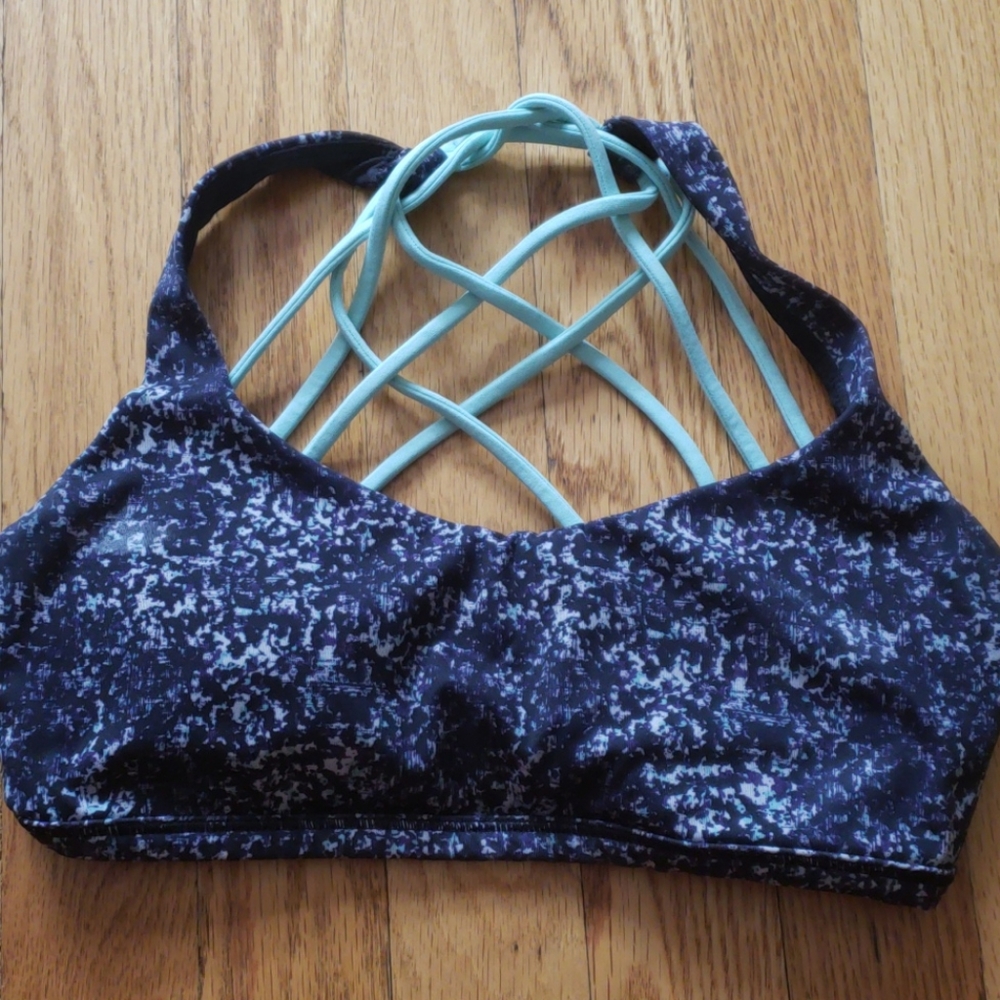 LULULEMON sports bra